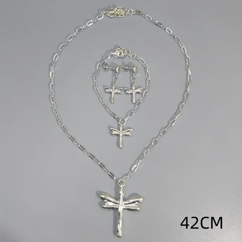 Spain 2026 Charm High Quality Gold and Silver Dragonfly Bracelet Necklace 3-Piece Set, Creative Gift for Friends
Spain 2026 Charm High Quality Gold and Silver Dragonfly Bracelet Necklace 3-Piece Set, Creative Gift for Friends