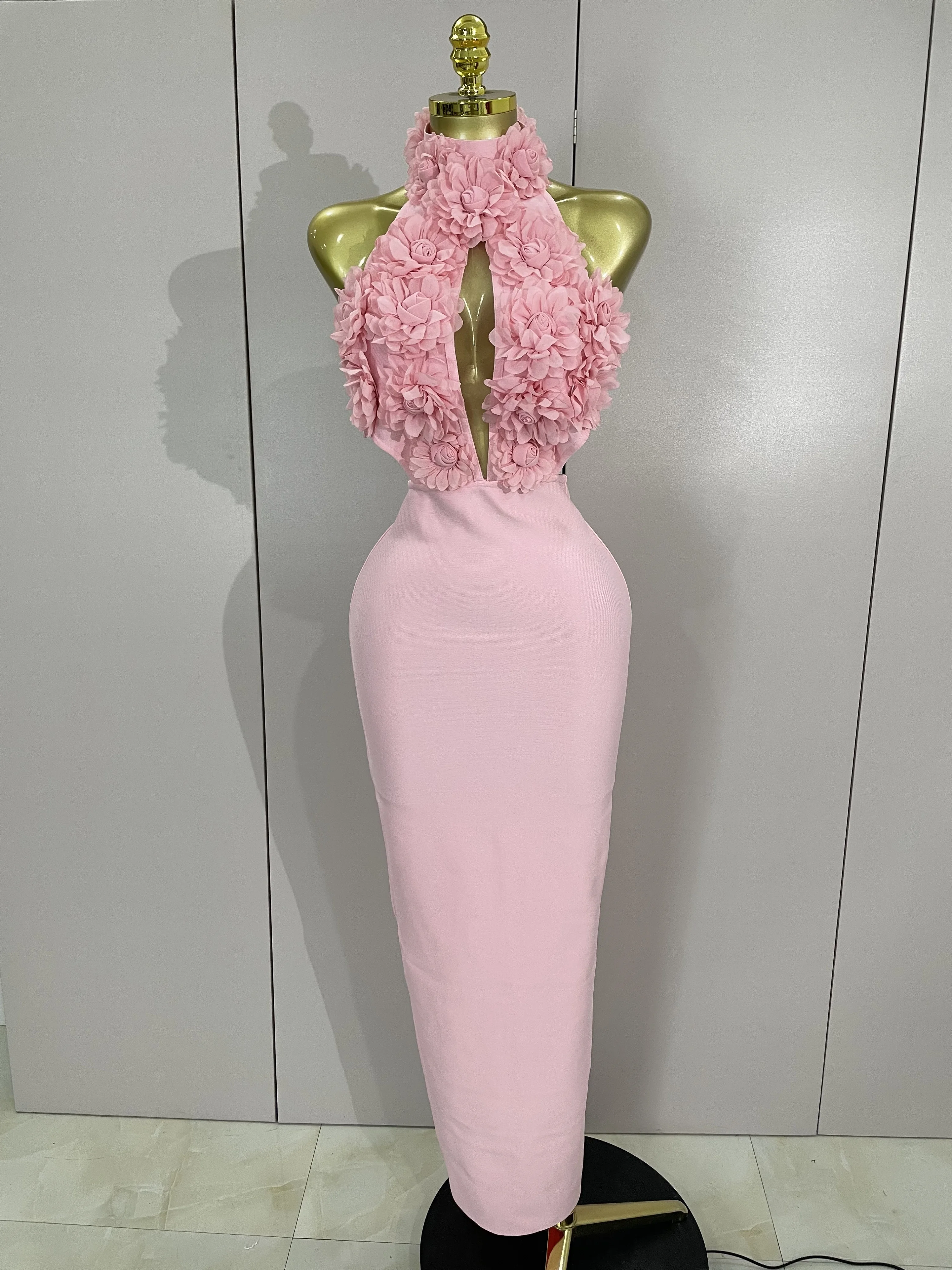 Elegant Celebrity Sexy Halter Backless Flower Long Bandage Bodycon Dress 2025 Women Luxury Birthday Evening Party Prom Dress
Elegant Celebrity Sexy Halter Backless Flower Long Bandage Bodycon Dress 2025 Women Luxury Birthday Evening Party Prom Dress