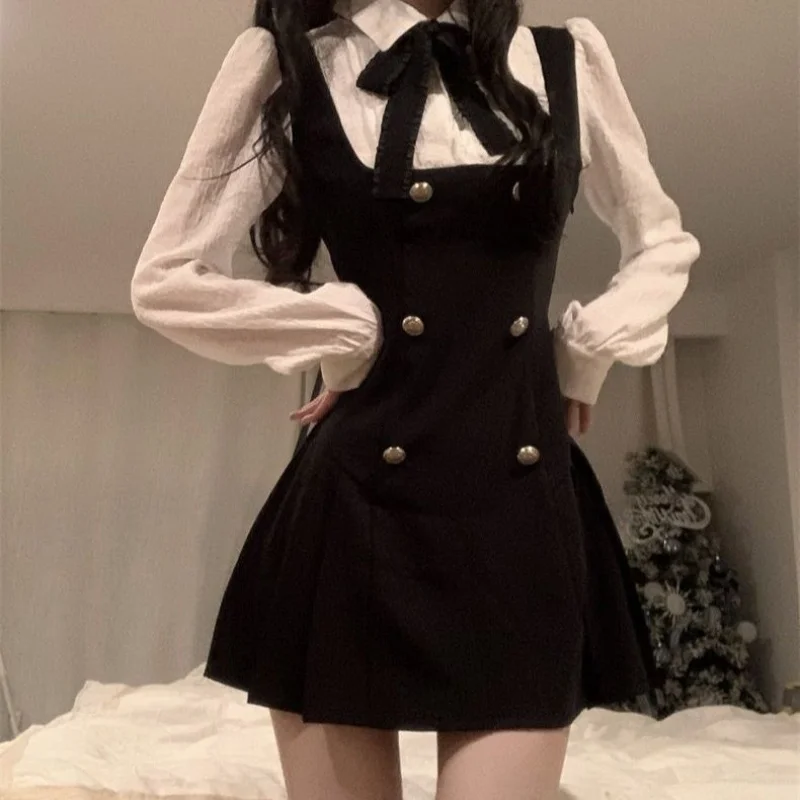 Spring 2025 New Elegant Socialite Waist-Slimming French Style Strap Fake Two-Piece Dress for Women
Spring 2025 New Elegant Socialite Waist-Slimming French Style Strap Fake Two-Piece Dress for Women