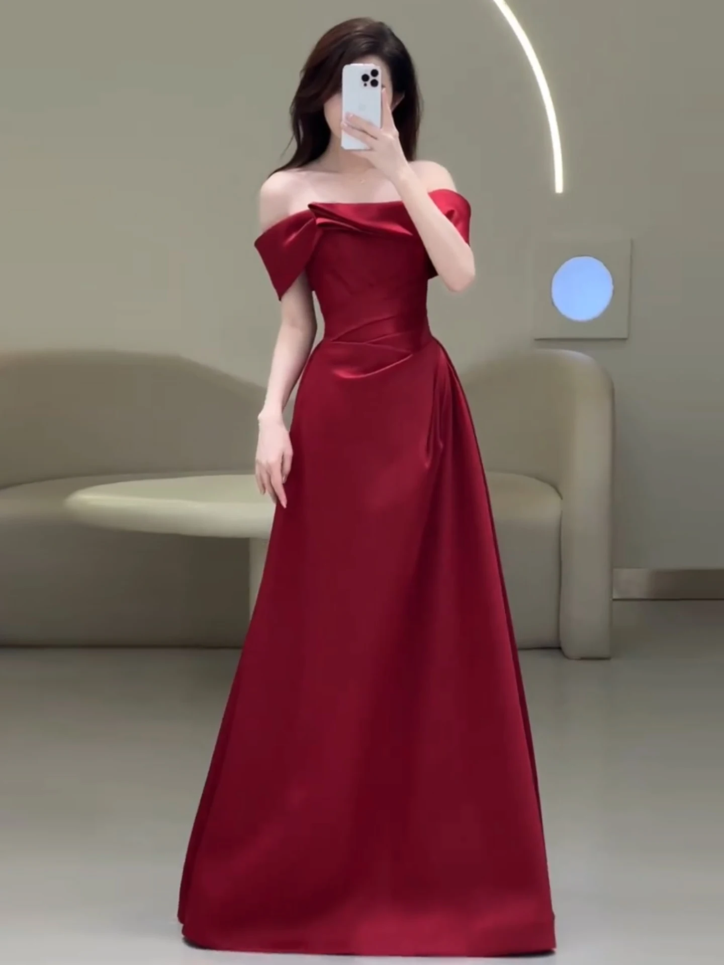 Bride's One-Shoulder Satin Wedding Dress Red Wine Color Thank You Ceremony Dress Korean Style A-Line Skirt Long Evening Gown
Bride's One-Shoulder Satin Wedding Dress Red Wine Color Thank You Ceremony Dress Korean Style A-Line Skirt Long Evening Gown