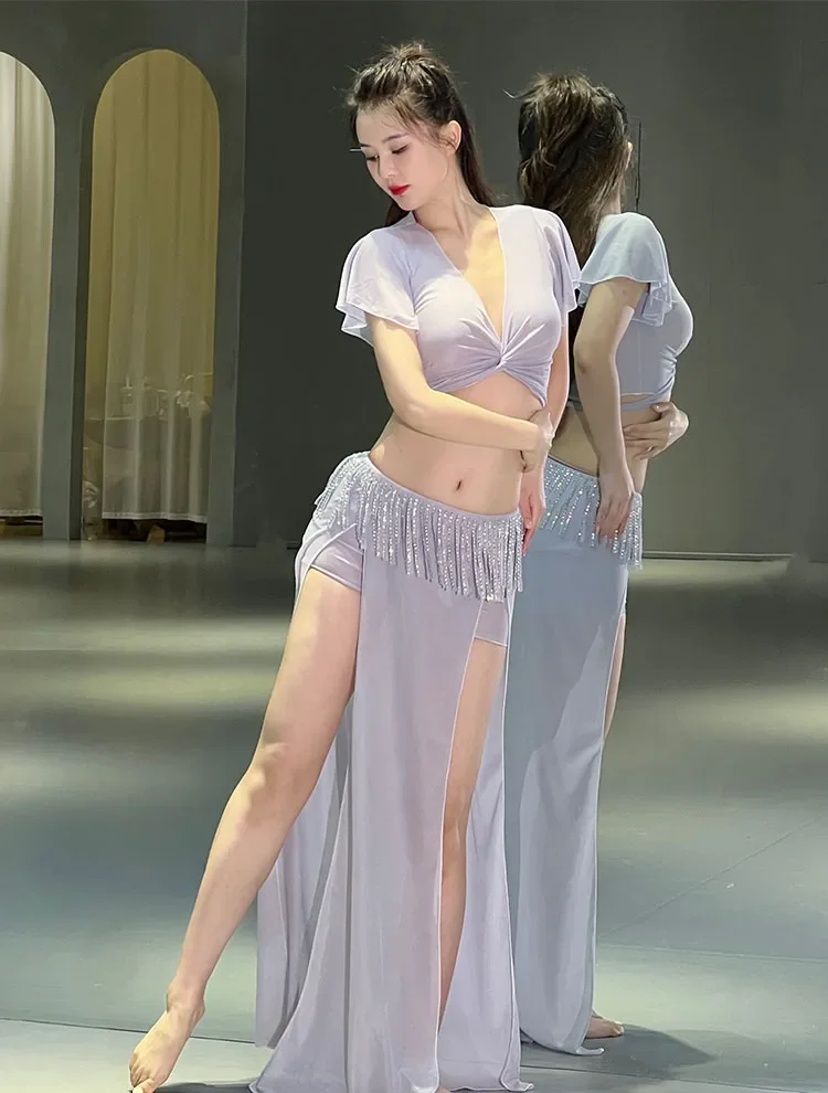 New belly dance clothing bright diamond tassels high-end performance clothing Oriental dance professional dance set
New belly dance clothing bright diamond tassels high-end performance clothing Oriental dance professional dance set