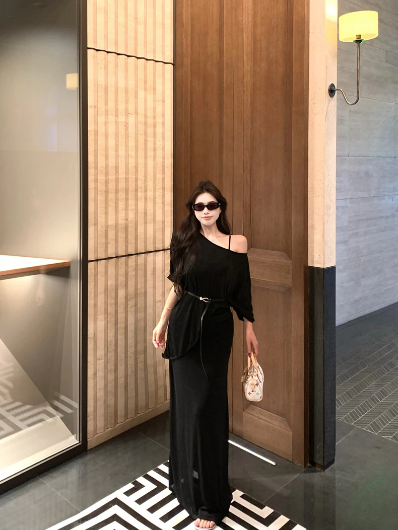 Fashionable Shoulder T-Shirt Set for Women Summer Inner Wear Black Strap Dress Two-Piece Set High Waist Pure Color Adult Women
Fashionable Shoulder T-Shirt Set for Women Summer Inner Wear Black Strap Dress Two-Piece Set High Waist Pure Color Adult Women