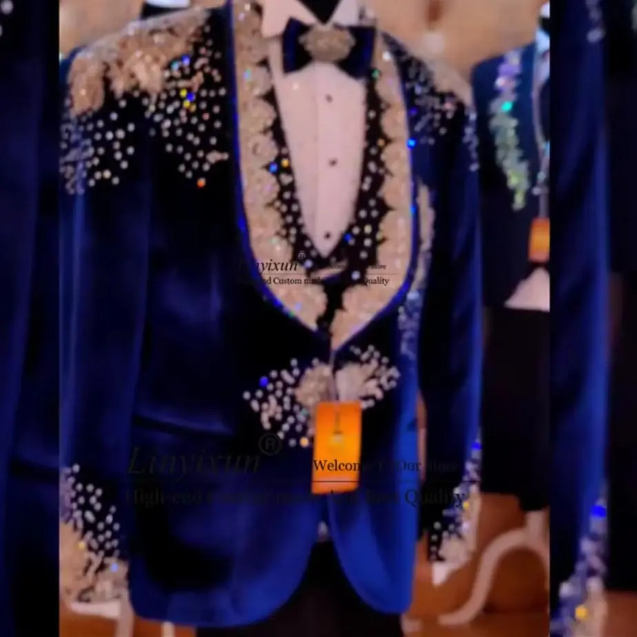 Luxury Beaded Jewelry Ornament Tuxedos Men Suits 3 Pieces Sets Wedding Groom Party Blazers Customized Elegant trajes para hombre
Luxury Beaded Jewelry Ornament Tuxedos Men Suits 3 Pieces Sets Wedding Groom Party Blazers Customized Elegant trajes para hombre