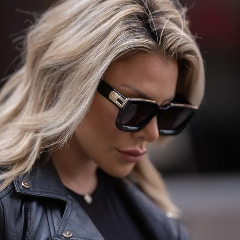 Classic Luxury Big Brand Sunglasses for Men European and American Street Photography Ins Popular Model Square Small Frame Sunglasses for Women
Classic Luxury Big Brand Sunglasses for Men European and American Street Photography Ins Popular Model Square Small Frame Sunglasses for Women