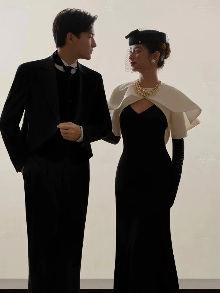 2026 Hepburn Style Velvet Fish Tail Wedding Dress Black White Studio Theme New Arrival Slim Fit Gown for Women
2026 Hepburn Style Velvet Fish Tail Wedding Dress Black White Studio Theme New Arrival Slim Fit Gown for Women