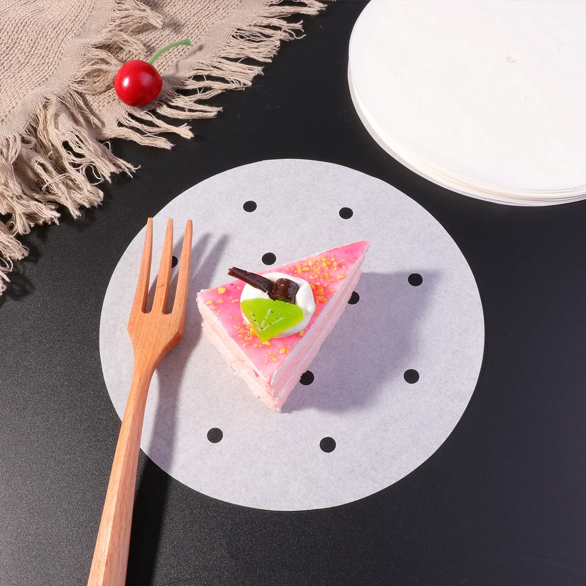 200Pcs Baking Paper Greaseproof Non Stick 18cm for Home Kitchen Cookies Pastries No Residue Easy to Remove Baking Paper 
200Pcs Baking Paper Greaseproof Non Stick 18cm for Home Kitchen Cookies Pastries No Residue Easy to Remove Baking Paper