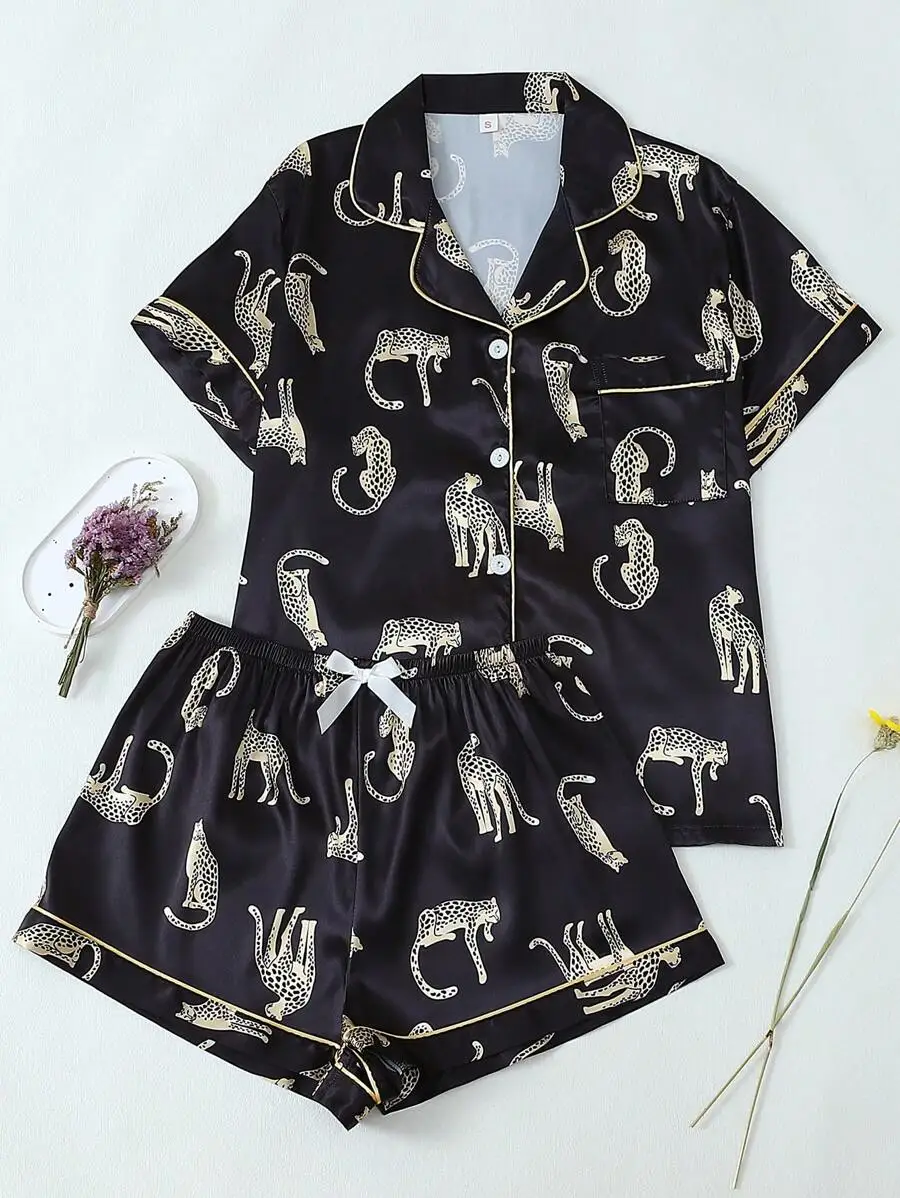 2pcs Satin Women Pajama Set Black Leopard Print Lapel Short Sleeve Top And Shorts Home Sleepwear Spring Summer
2pcs Satin Women Pajama Set Black Leopard Print Lapel Short Sleeve Top And Shorts Home Sleepwear Spring Summer