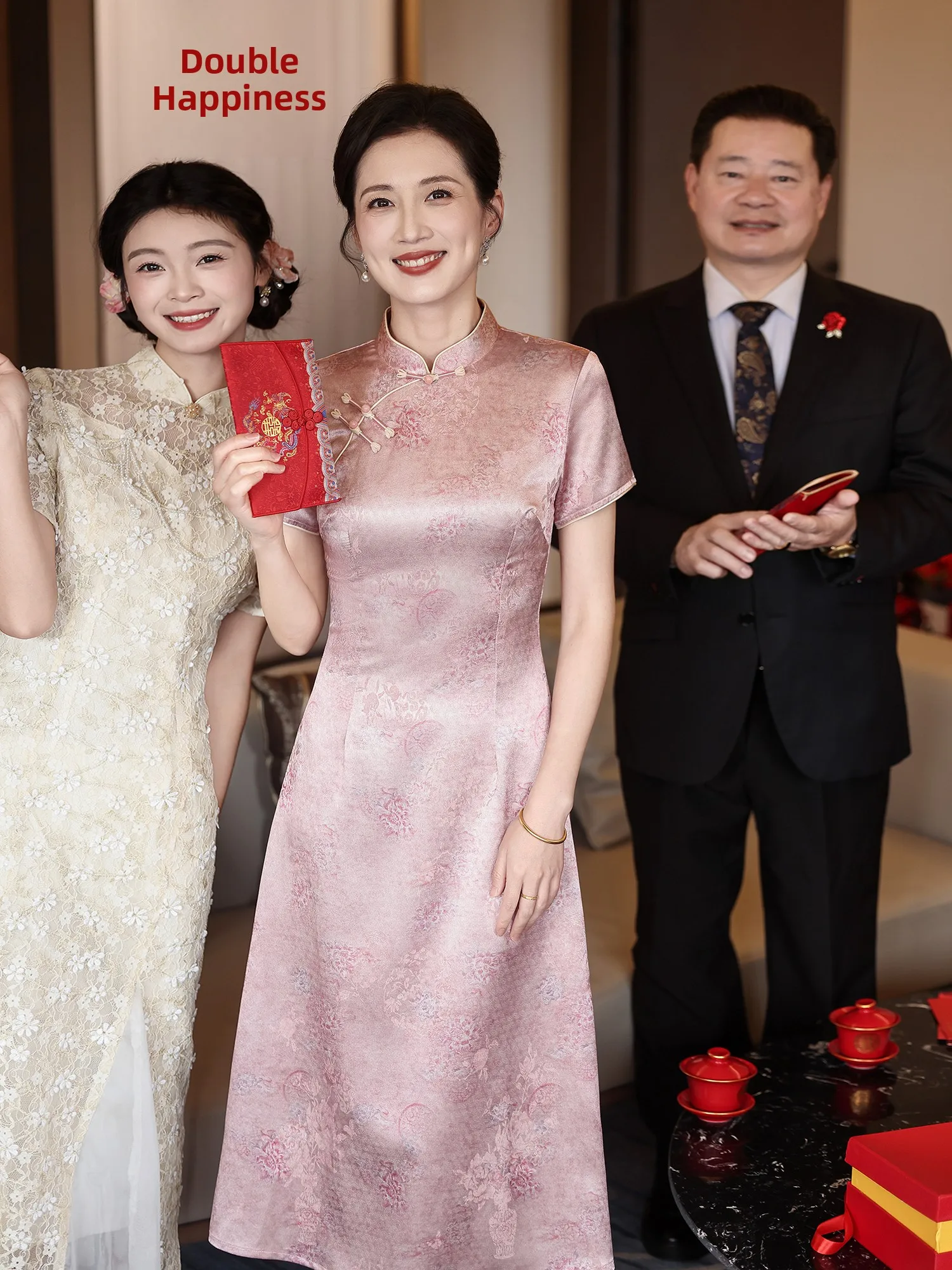 Pink Wedding Dress New Chinese Style Matron of Maternity Long Dress Floral Embroidery A-Line Skirt Breathable
Pink Wedding Dress New Chinese Style Matron of Maternity Long Dress Floral Embroidery A-Line Skirt Breathable
