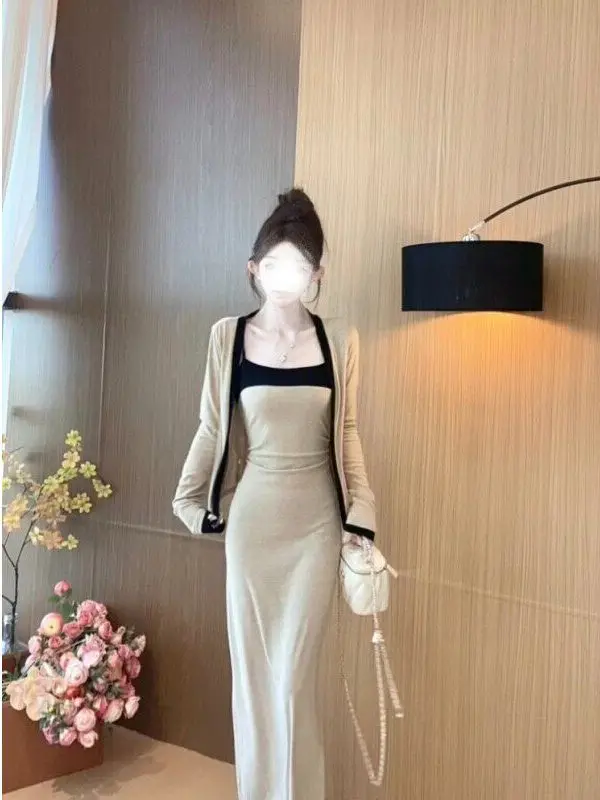 Early Spring High-End Feel Long Sleeve Knitted Open Cardigan Dress Set Women's Fashionable Color Collision Inner Strap Dress
Early Spring High-End Feel Long Sleeve Knitted Open Cardigan Dress Set Women's Fashionable Color Collision Inner Strap Dress
