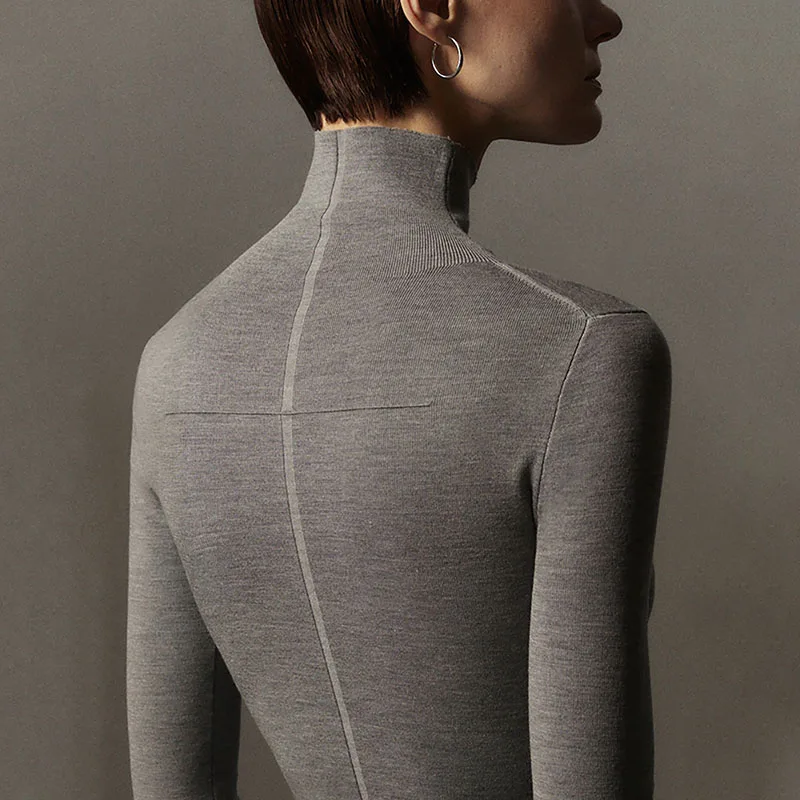 2025 Spring New Turtleneck Sheep Wool Knitted Top for Women, England Style Bodycone Sweater
2025 Spring New Turtleneck Sheep Wool Knitted Top for Women, England Style Bodycone Sweater