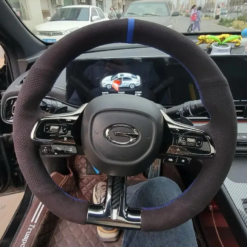 Для GAC Trumpchi Empow 2021-2024 аксессуары для салона автомобиля, прошитый вручную нескользящий износостойкий замшевый чехол на руль автомобиля
Для GAC Trumpchi Empow 2021-2024 аксессуары для салона автомобиля, прошитый вручную нескользящий износостойкий замшевый чехол на руль автомобиля