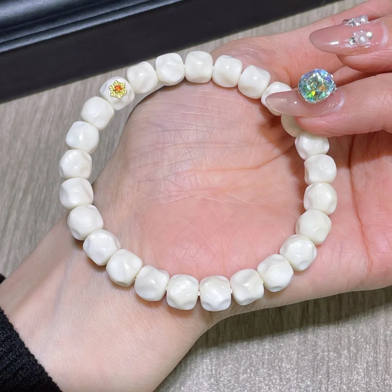White Jade Bodhi Formless Bracelet Single Ring Ornament Handheld Rosary Bracelet Ornament
White Jade Bodhi Formless Bracelet Single Ring Ornament Handheld Rosary Bracelet Ornament