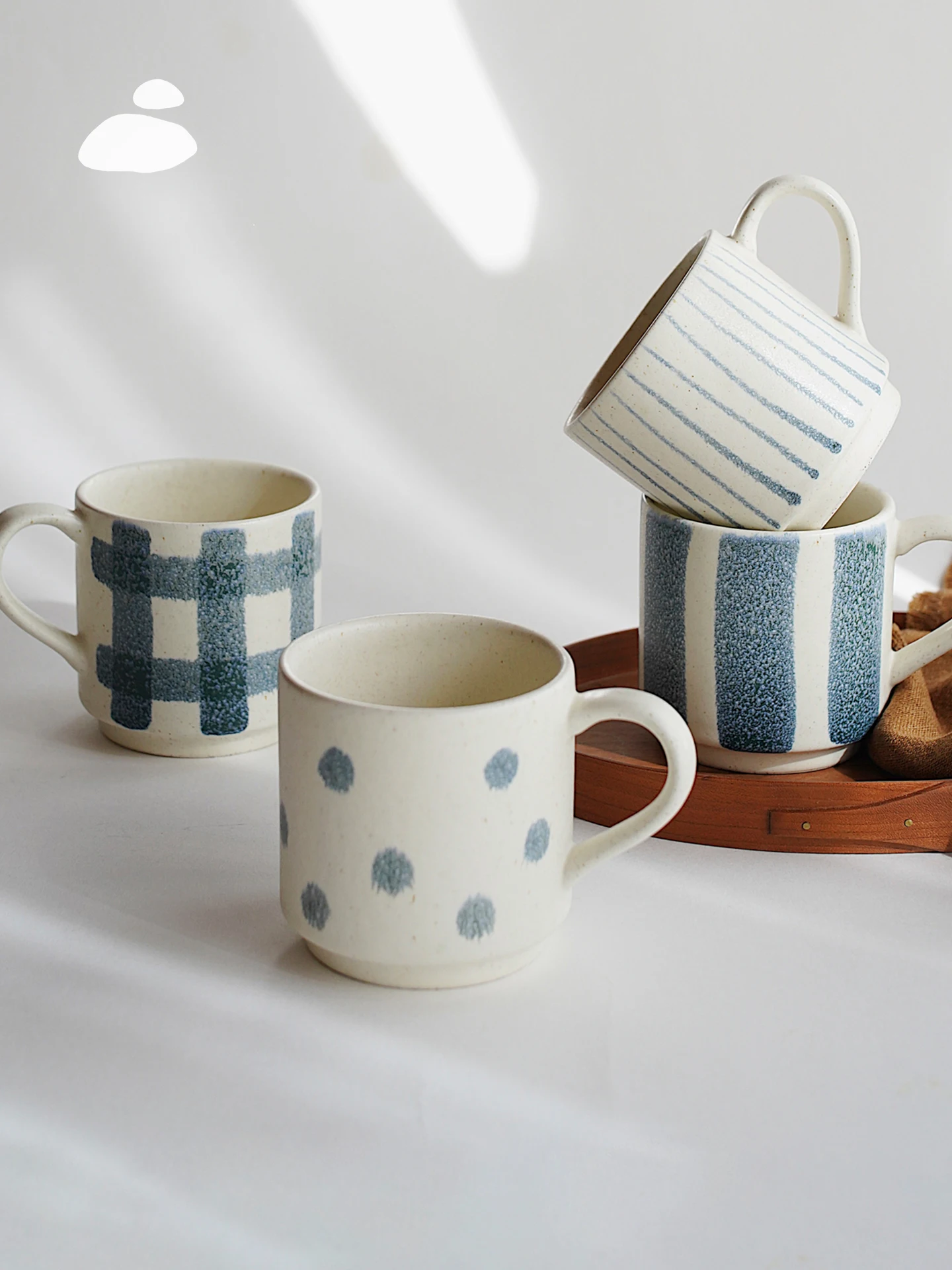 Retro Handmade Ceramic Mugs Stackable Coffee Cups Elegant Simple Style Small Batch Mid-century Modern Design Water Cups
Retro Handmade Ceramic Mugs Stackable Coffee Cups Elegant Simple Style Small Batch Mid-century Modern Design Water Cups
