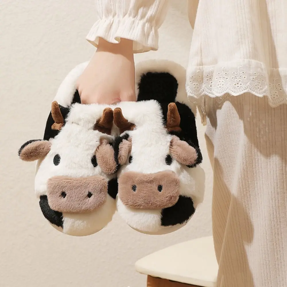 1 pair Cartoon Non-slip Cow Plush Slippers Cow Toe Wrap Winter Fluffy Slippers Plush Warm Warm Plush Slippers Student
1 pair Cartoon Non-slip Cow Plush Slippers Cow Toe Wrap Winter Fluffy Slippers Plush Warm Warm Plush Slippers Student