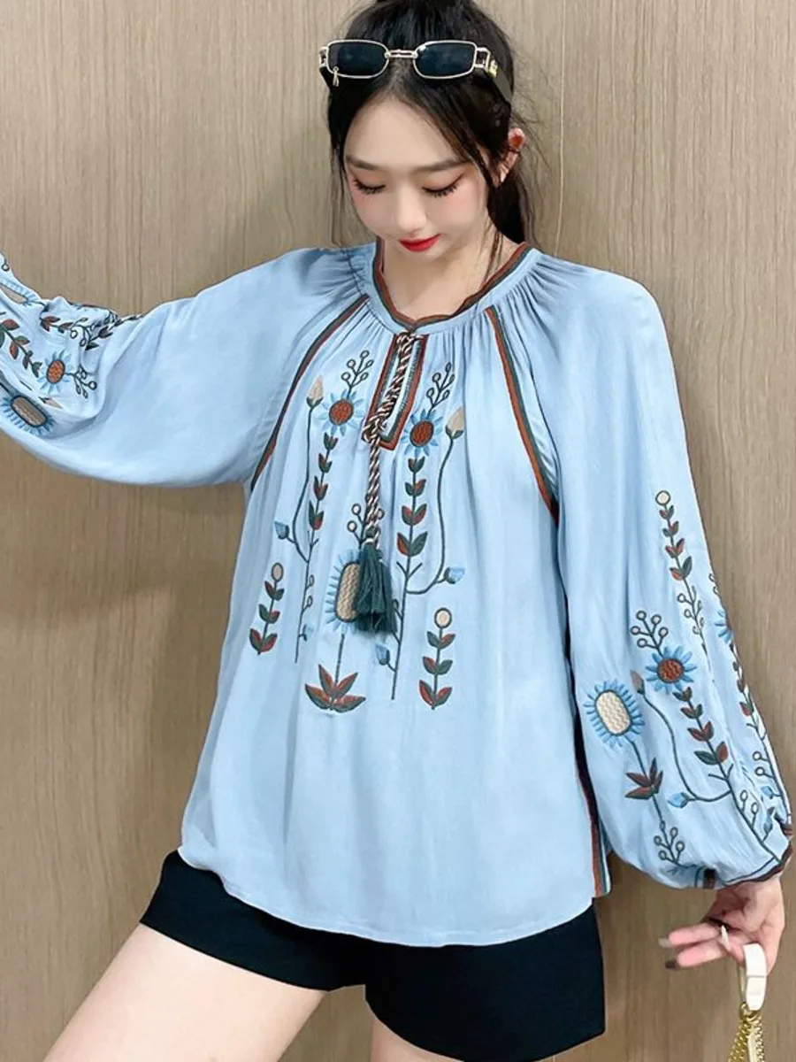 Vintage Floral Embroidery Blouse Women Spring Autumn Casual Fashion V-neck Long Lantern Sleeve Shirts Burlap Loose Ladies Tops
Vintage Floral Embroidery Blouse Women Spring Autumn Casual Fashion V-neck Long Lantern Sleeve Shirts Burlap Loose Ladies Tops