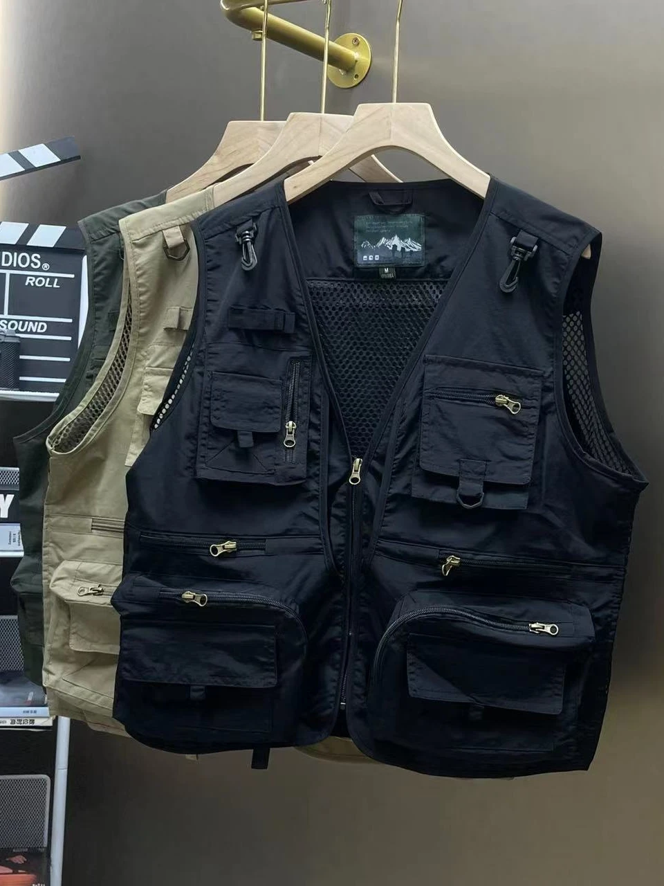 Men's Outdoor Vest Multi-ket Workwear Vest Fiing Mountain Photoaphy Qui Dry Svel Jaet oulder Pad Vest
Men's Outdoor Vest Multi-ket Workwear Vest Fiing Mountain Photoaphy Qui Dry Svel Jaet oulder Pad Vest