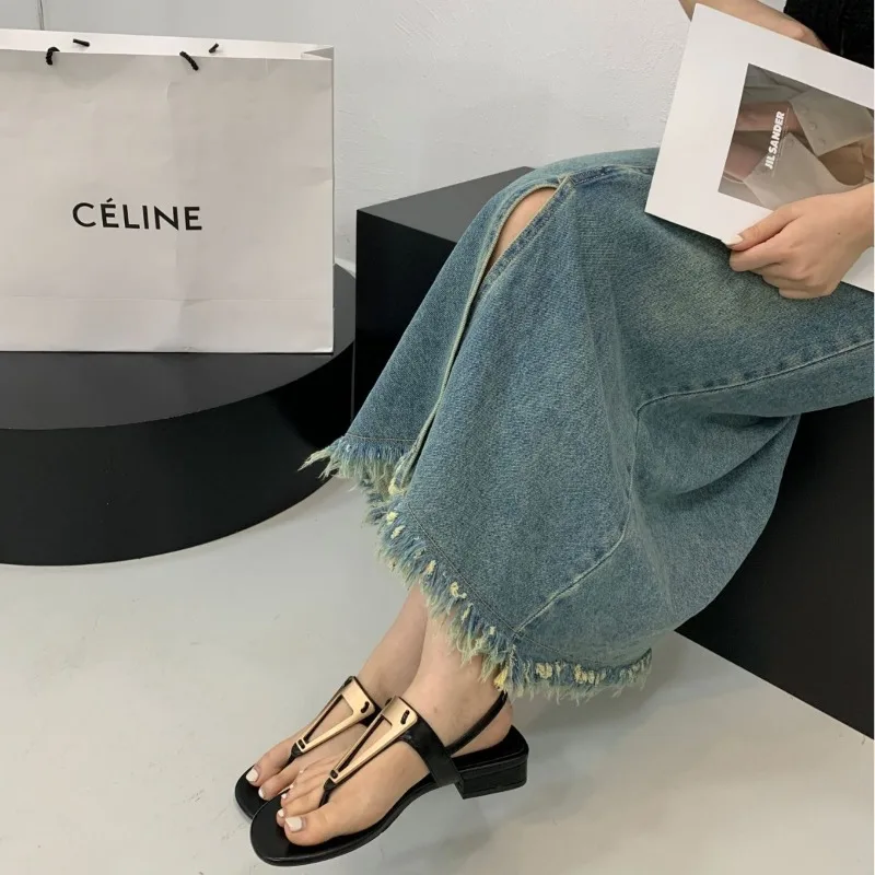 Women's Flat Thong Flip Flop Sandals Gold Decor Open Toe Korean Style Comfortable Casual Beach Summer Shoes 2026 New Arrival
Women's Flat Thong Flip Flop Sandals Gold Decor Open Toe Korean Style Comfortable Casual Beach Summer Shoes 2026 New Arrival
