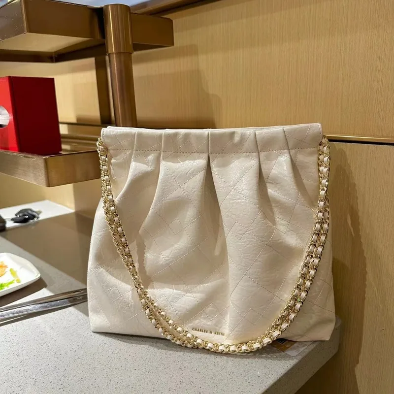 Новая сумка-тоут через плечо большой емкости с цепочкой в виде ромба, портативная сумка для мусора
Новая сумка-тоут через плечо большой емкости с цепочкой в виде ромба, портативная сумка для мусора