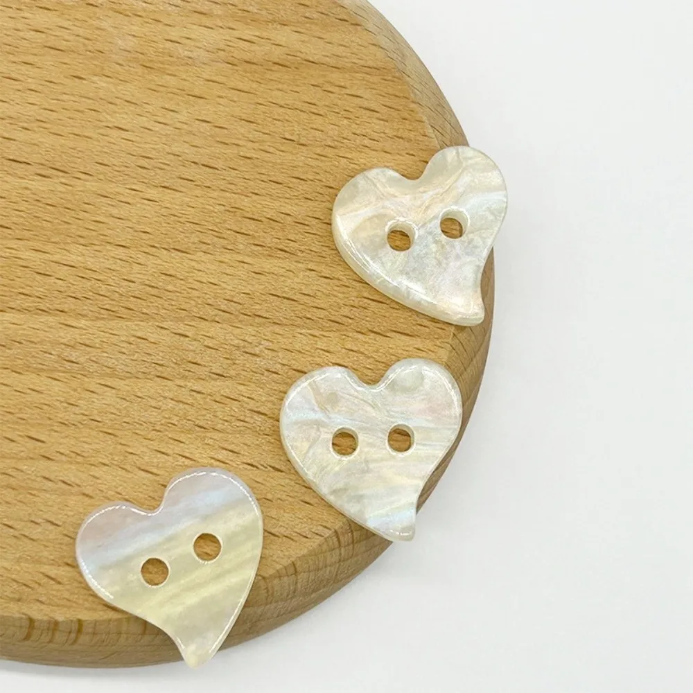 30pcs Fashionable Glossy Surface Heart Buttons Cute Creative Butterfly Buttons White 2 Holes Resin Buttons Clothes Accessories
30pcs Fashionable Glossy Surface Heart Buttons Cute Creative Butterfly Buttons White 2 Holes Resin Buttons Clothes Accessories