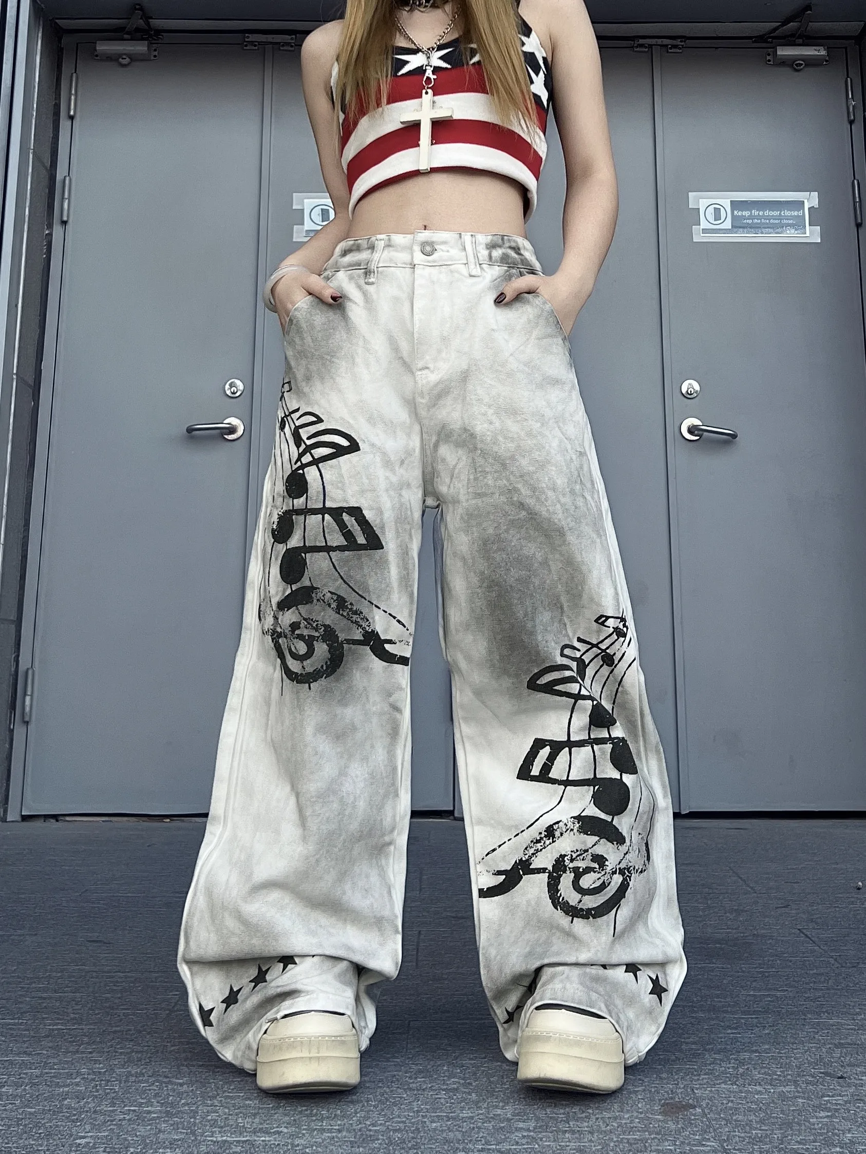 American Style Heavy Duty Printed Distressed Denim Jeans Loose Wide Leg Floor Length Trousers for Men And Women Casual Wear
American Style Heavy Duty Printed Distressed Denim Jeans Loose Wide Leg Floor Length Trousers for Men And Women Casual Wear