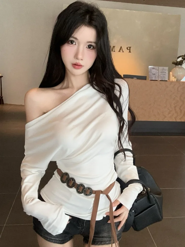 Slim Fit Long Sleeve One Shoulder T-Shirt for Women with Belt High Waist Fashionable Short Top Spring Autumn New Style Sexy G...
Slim Fit Long Sleeve One Shoulder T-Shirt for Women with Belt High Waist Fashionable Short Top Spring Autumn New Style Sexy G...