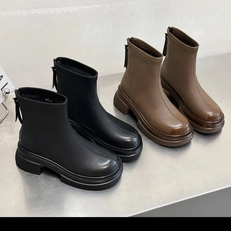 Boots Womens Ankle Boot Black Fall-Winter 2024 Round Toe Boots Platform Boot Block Heel Stretch Boots Solid Shoes for Women
Boots Womens Ankle Boot Black Fall-Winter 2024 Round Toe Boots Platform Boot Block Heel Stretch Boots Solid Shoes for Women
