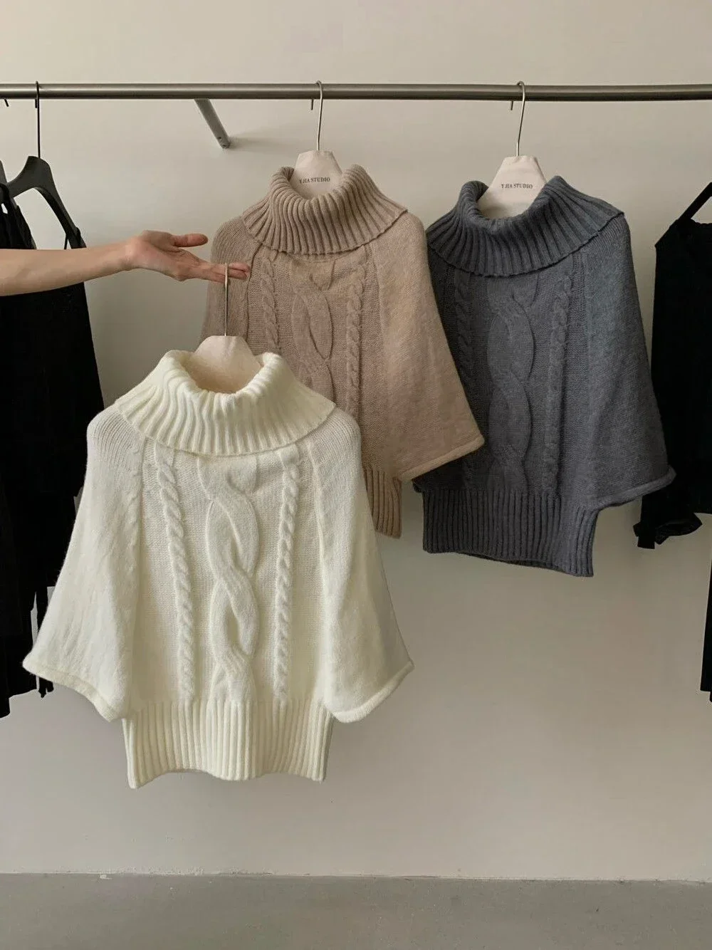 Y2K Vintage Knit Sweater Cape - Harajuku Long Sleeve Pullover for Women, Korean Fashion
Y2K Vintage Knit Sweater Cape - Harajuku Long Sleeve Pullover for Women, Korean Fashion