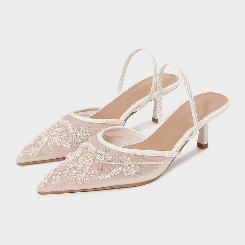 Women Vintage Embroidered Heels White Pointed Heels Autumn Elegant Women Bounce Heels
Women Vintage Embroidered Heels White Pointed Heels Autumn Elegant Women Bounce Heels