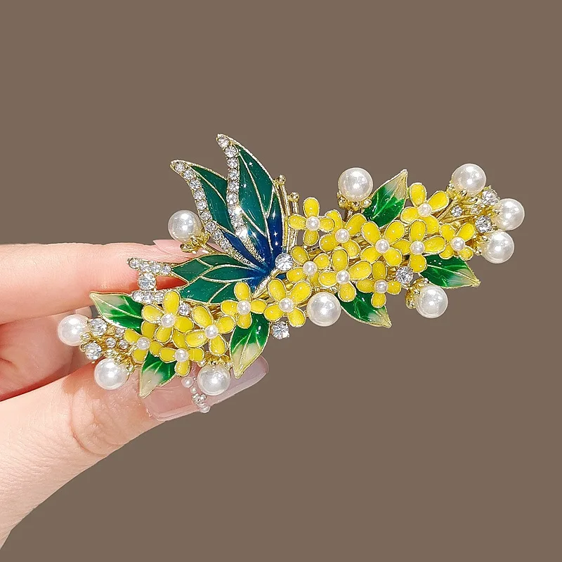High-End Retro Pearl Flower Butterfly Hair Clip with Half Zip Spring Clip Versatile Stylish Accessory for Women
High-End Retro Pearl Flower Butterfly Hair Clip with Half Zip Spring Clip Versatile Stylish Accessory for Women