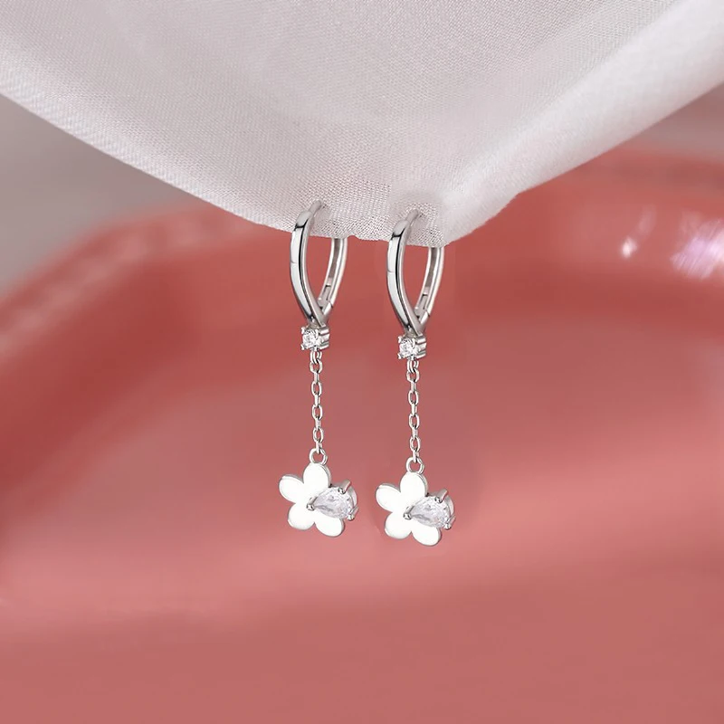 Silver Color Sweet Zircon Flower Pendant Geometric Hoop Earrings for Charm Women Cute Fashion Jewelry Accessories
Silver Color Sweet Zircon Flower Pendant Geometric Hoop Earrings for Charm Women Cute Fashion Jewelry Accessories