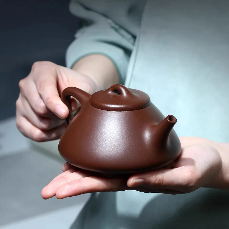 Yi Famous Zisha Teapot Pure Handmade Single Pot Raw Mineral Old Purple Mud Fully Stone
Yi Famous Zisha Teapot Pure Handmade Single Pot Raw Mineral Old Purple Mud Fully Stone