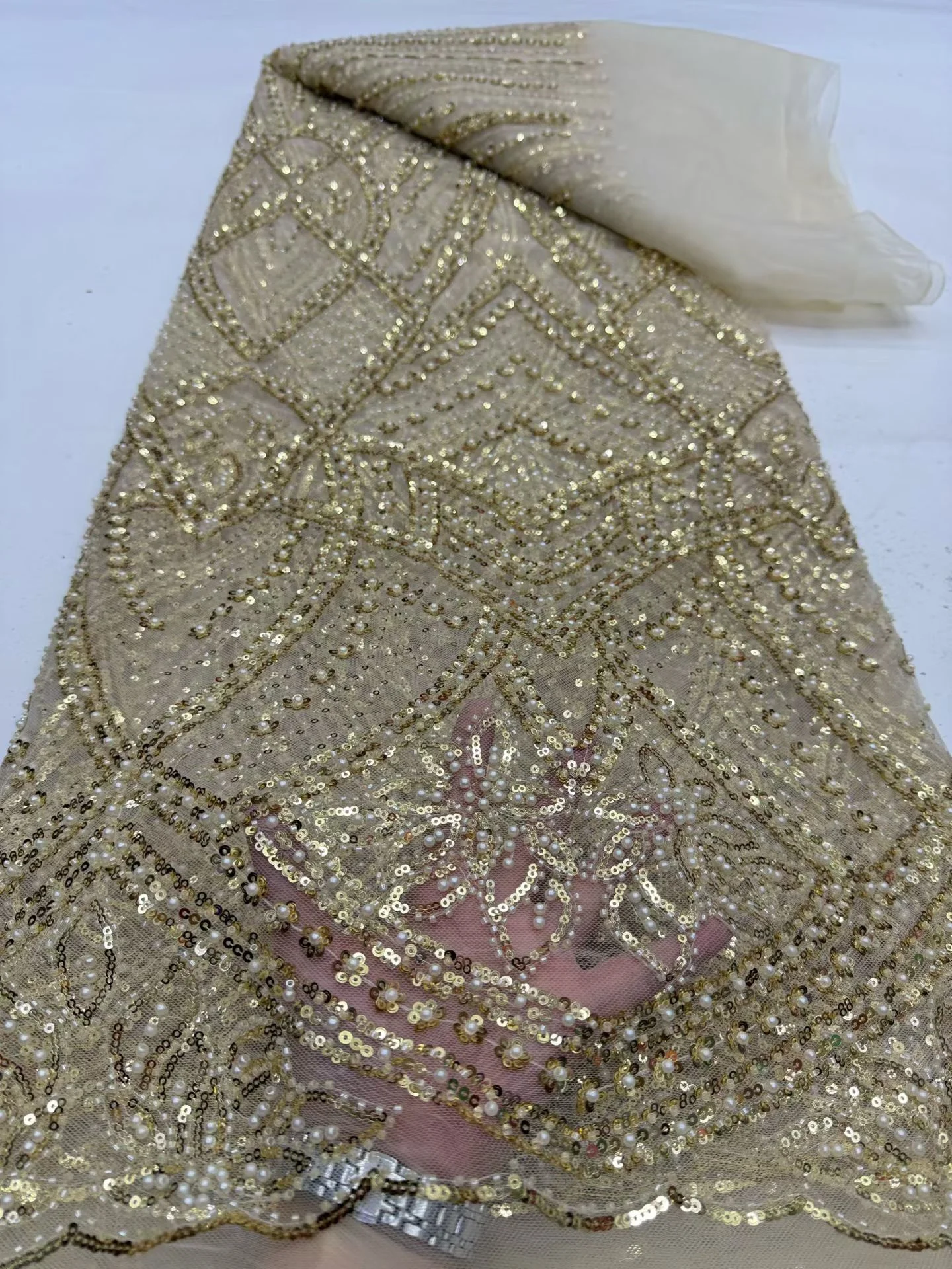 2026 Latest African Nigerian Tulle Lace Fabric Guipure Embroidery Sequins High Quality for Sewing Dresses 5Yards DP0522
2026 Latest African Nigerian Tulle Lace Fabric Guipure Embroidery Sequins High Quality for Sewing Dresses 5Yards DP0522