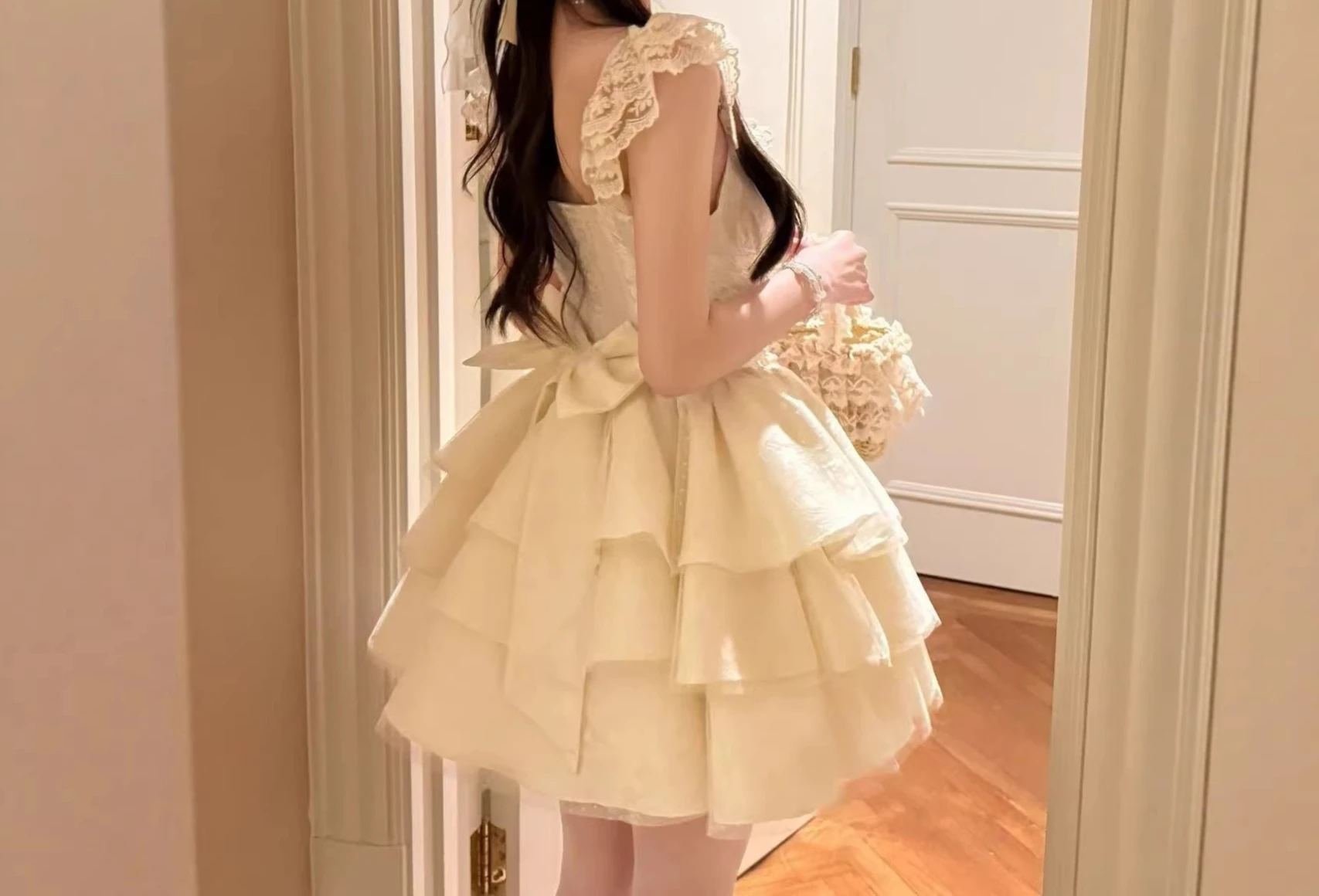 Super Fairy Bow Small Flying Sleeve Princess Fluffy Skirt Summer New Sweet Waist Slimming Short Skirt
Super Fairy Bow Small Flying Sleeve Princess Fluffy Skirt Summer New Sweet Waist Slimming Short Skirt