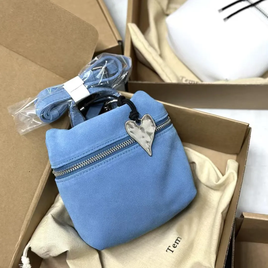 FIRMRANCH уличная фотография модная мини милая мягкая замшевая кожа женская ручная сумка с диагональным крестом любовь кулон милый кошелек
FIRMRANCH уличная фотография модная мини милая мягкая замшевая кожа женская ручная сумка с диагональным крестом любовь кулон милый кошелек