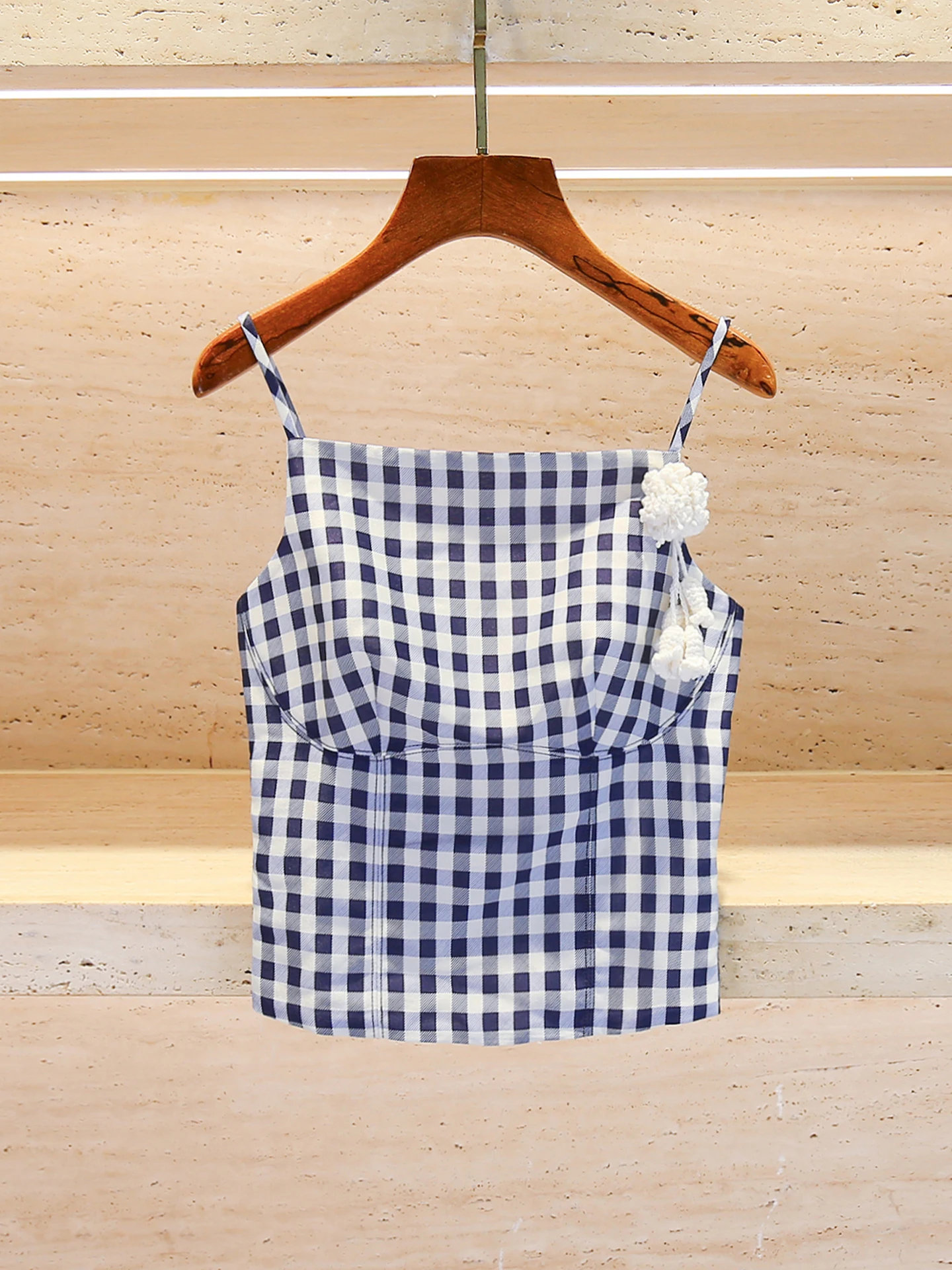 High-End Summer 2025 Floral Plaid Strap Vest Top Women's Clothing Commute Sle Slim Fit ort Length Chinese Production
High-End Summer 2025 Floral Plaid Strap Vest Top Women's Clothing Commute Sle Slim Fit ort Length Chinese Production
