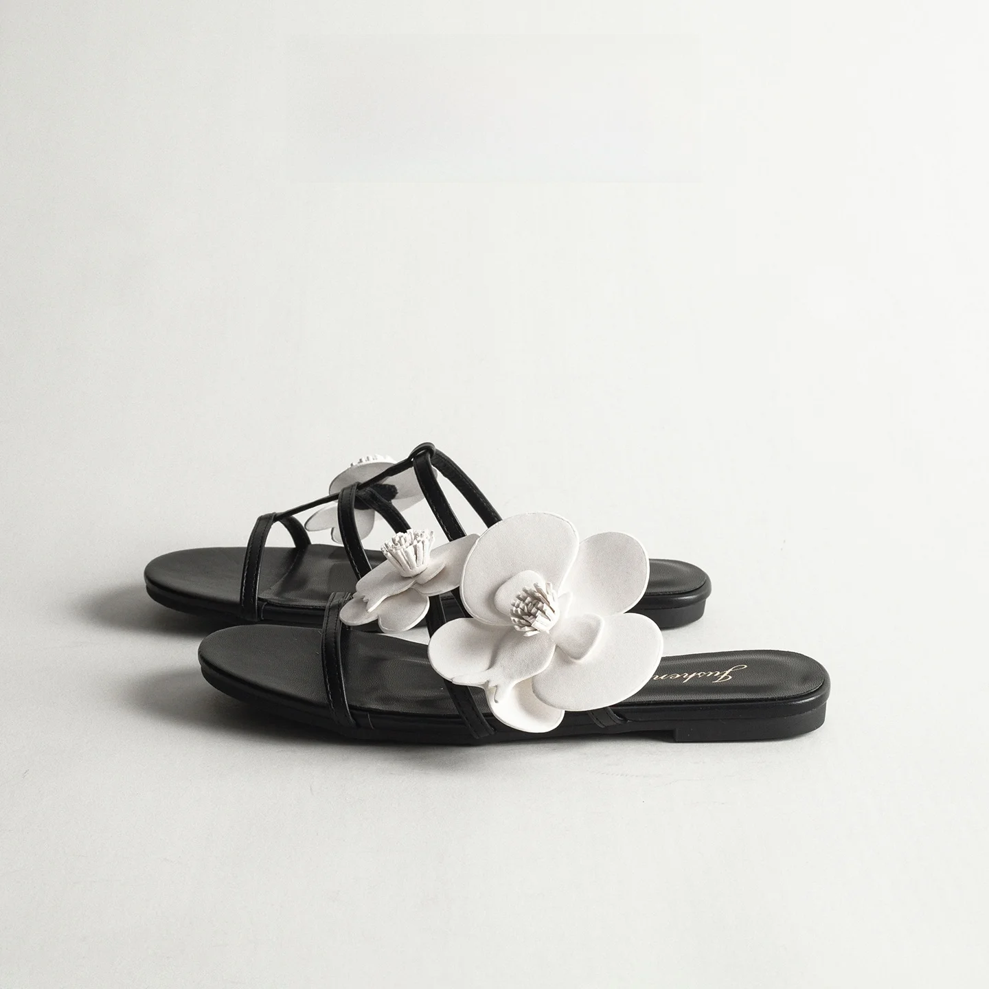 Floral Fairy Style Flat Roman Sandals Women's Outdoor Summer Versatile Skirt Slip-On Toe-Open Glue-Welding Rubber Bottom
Floral Fairy Style Flat Roman Sandals Women's Outdoor Summer Versatile Skirt Slip-On Toe-Open Glue-Welding Rubber Bottom