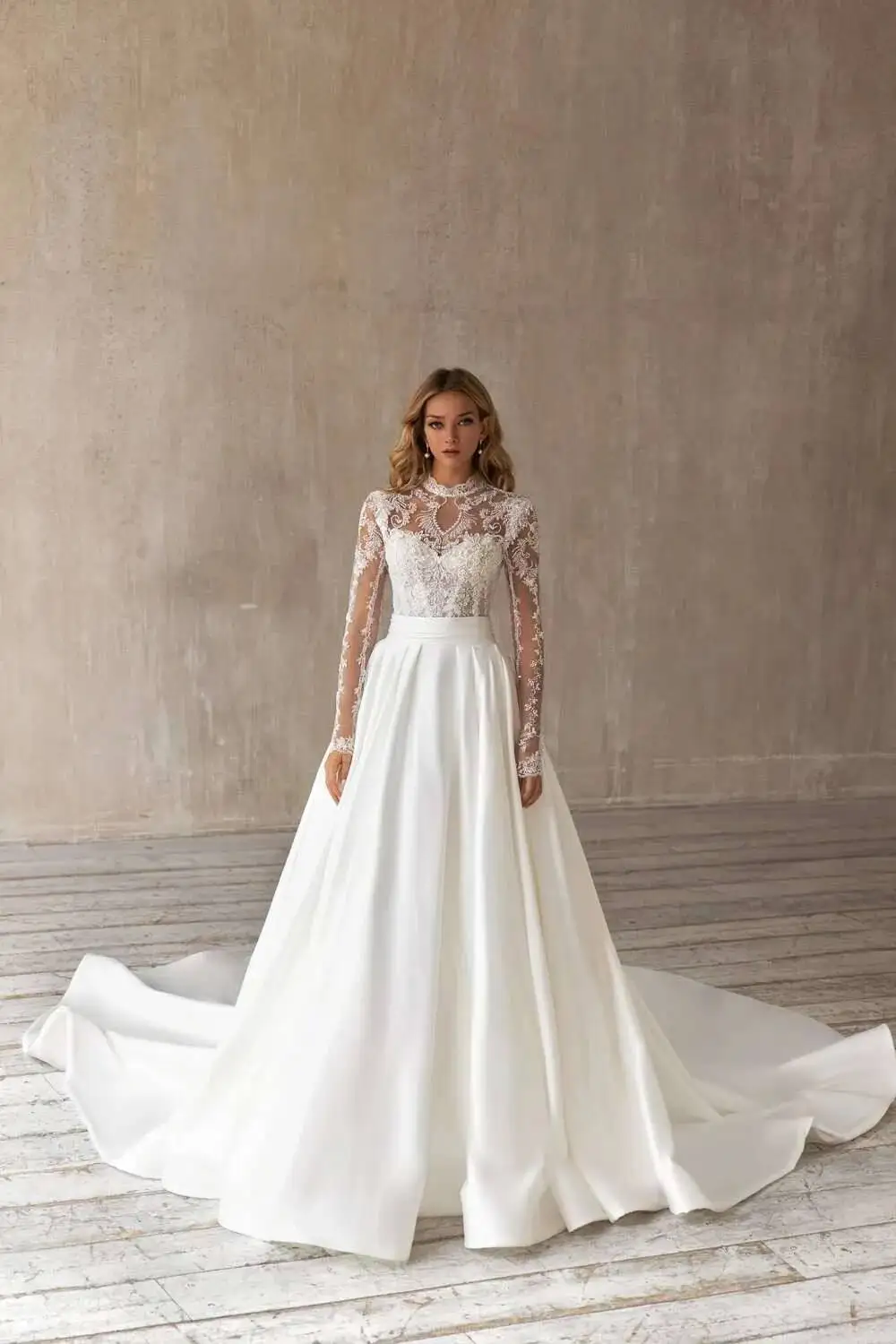 Graceful Wedding Dresses Appliques Lace Mermaid Bridal Gowns With Detachable Train Backless See Through Customized Bride Dress
Graceful Wedding Dresses Appliques Lace Mermaid Bridal Gowns With Detachable Train Backless See Through Customized Bride Dress