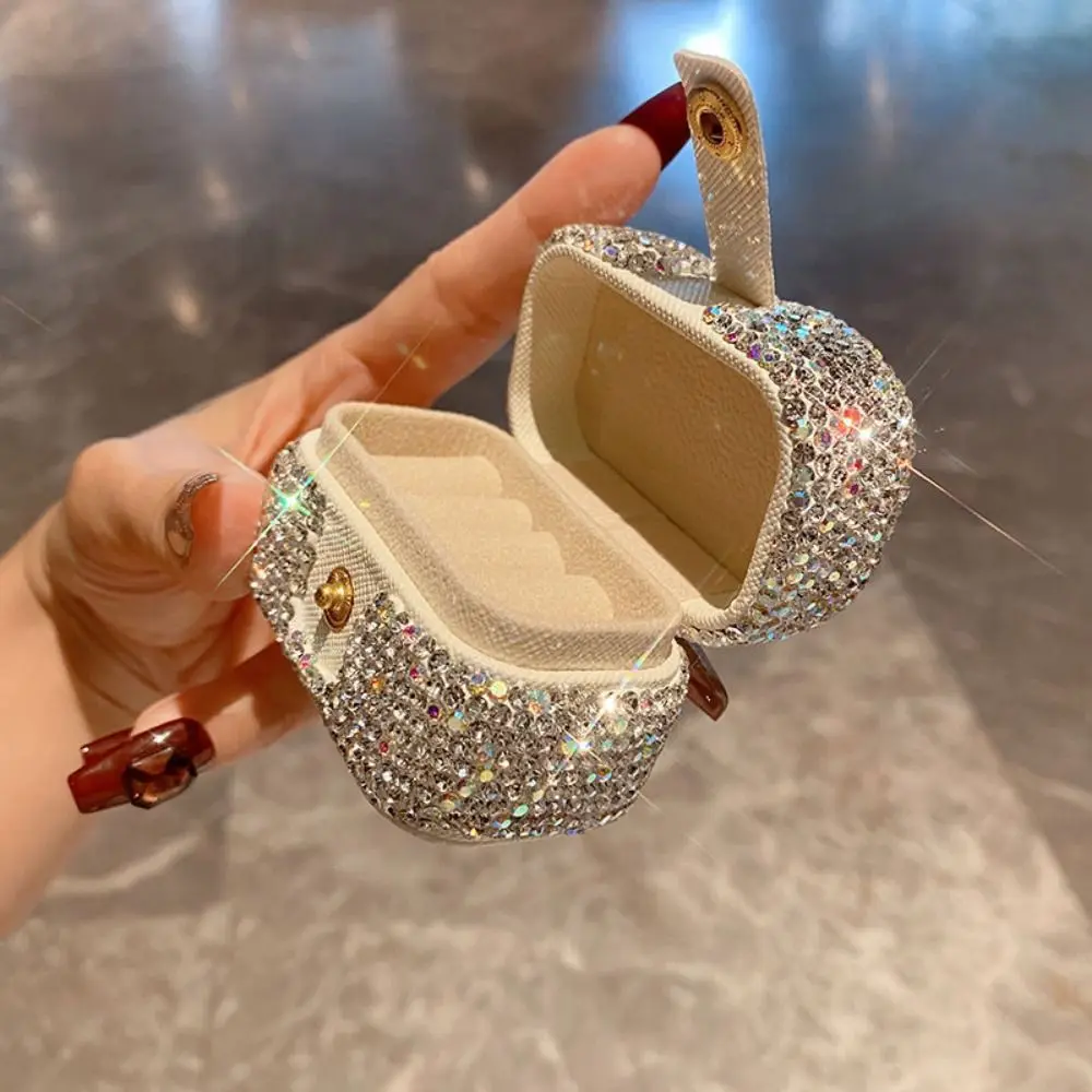 Bling Mini Rhinestone Ring box Creative Silver Rhinestone Jewelry Box Square Luxury Necklace Storage Case Desktop Organizer
Bling Mini Rhinestone Ring box Creative Silver Rhinestone Jewelry Box Square Luxury Necklace Storage Case Desktop Organizer