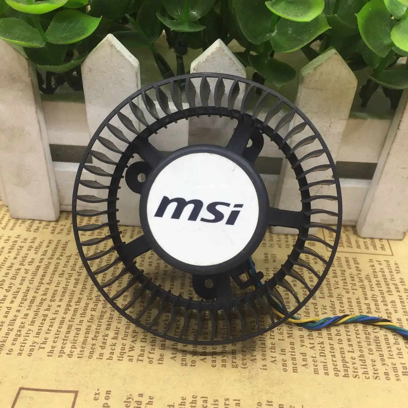 MGT8012YR-W20 DC 12v 0.48a GTX260 GTX275 GTX280 GTX285 Вентилятор охлаждения колесо вентилятора графической карты
MGT8012YR-W20 DC 12v 0.48a GTX260 GTX275 GTX280 GTX285 Вентилятор охлаждения колесо вентилятора графической карты