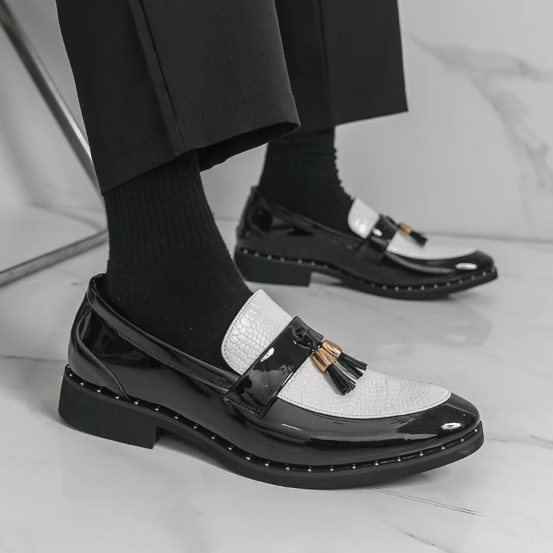 Summer New Men's Breathable Tassel Casual Leather Shoes 2026 Fashion Brand Men's Comfortable Patent Leather Pointed Loafers
Summer New Men's Breathable Tassel Casual Leather Shoes 2026 Fashion Brand Men's Comfortable Patent Leather Pointed Loafers