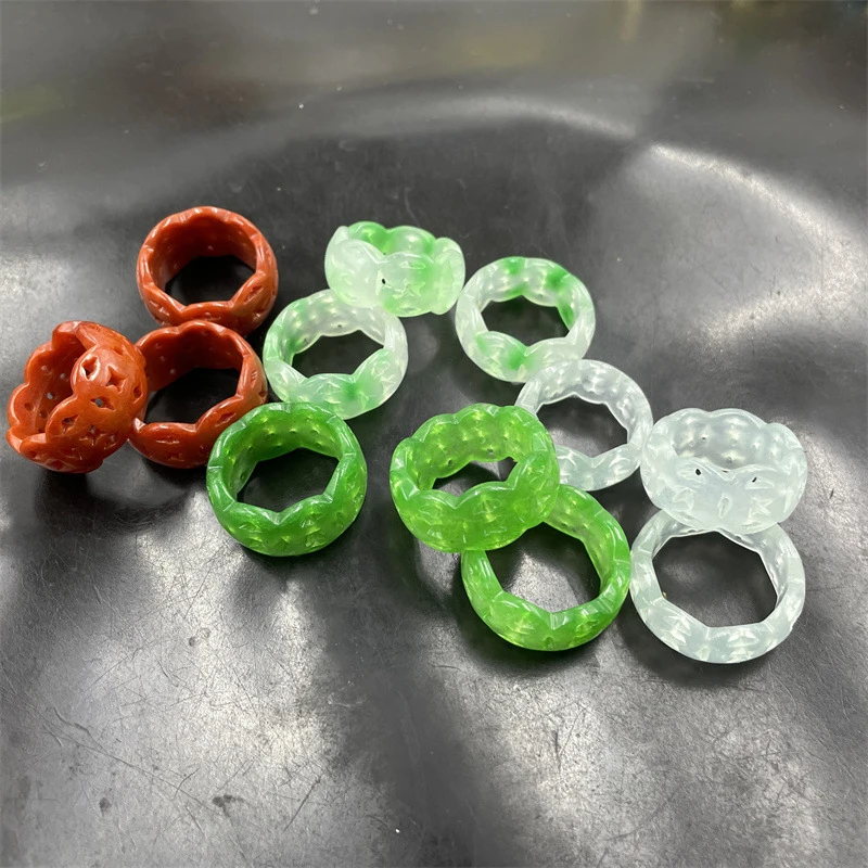 Affordable Jade Products Full green hollow jade ring Red jade ring Ring Running ring Ring
Affordable Jade Products Full green hollow jade ring Red jade ring Ring Running ring Ring