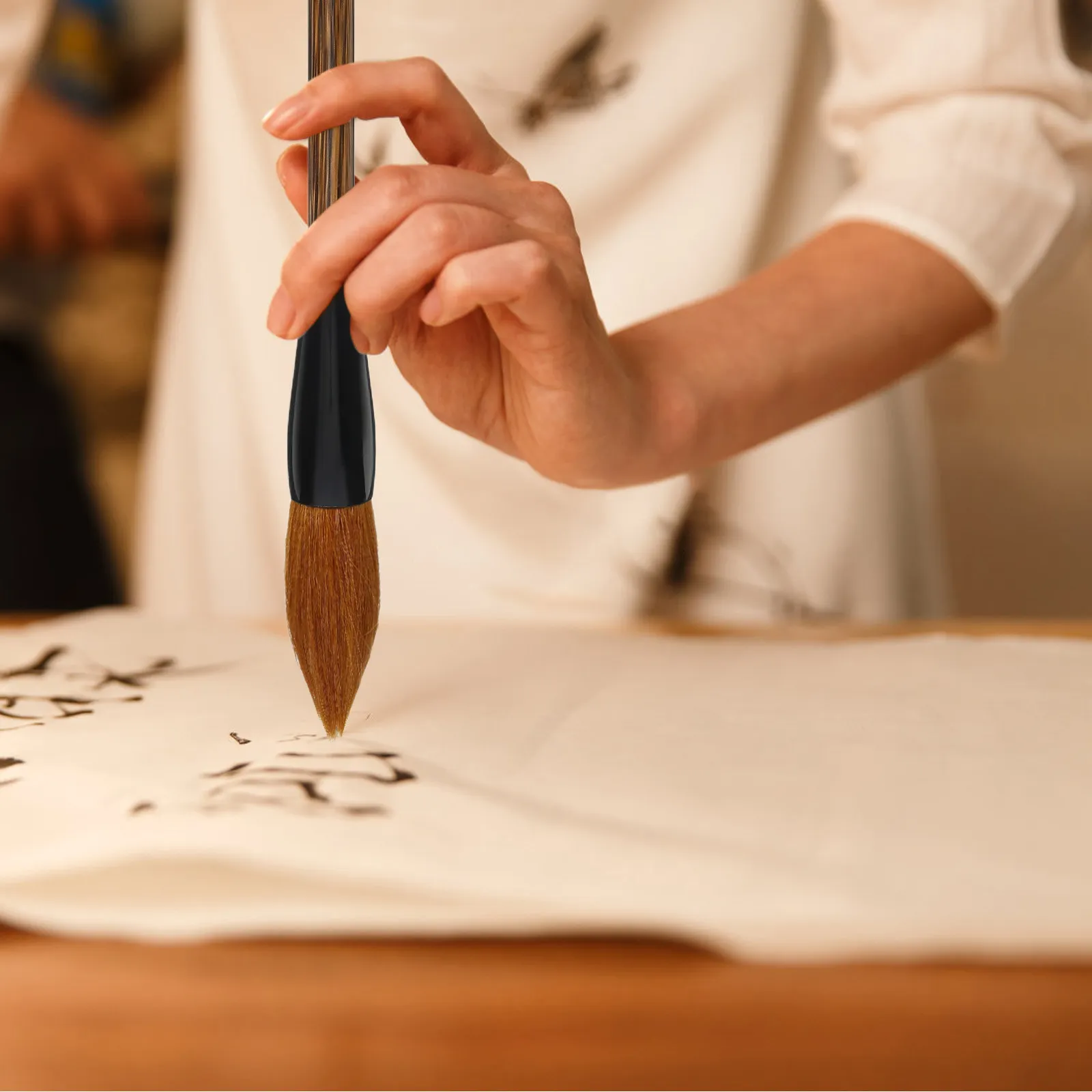 Набор из 2 кистей для китайской каллиграфии с наконечниками из смесовой волчьей шерсти, идеально подходят для рисования тушью и практики каллиграфии, портативные художественные принадлежности
Набор из 2 кистей для китайской каллиграфии с наконечниками из смесовой волчьей шерсти, идеально подходят для рисования тушью и практики каллиграфии, портативные художественные принадлежности