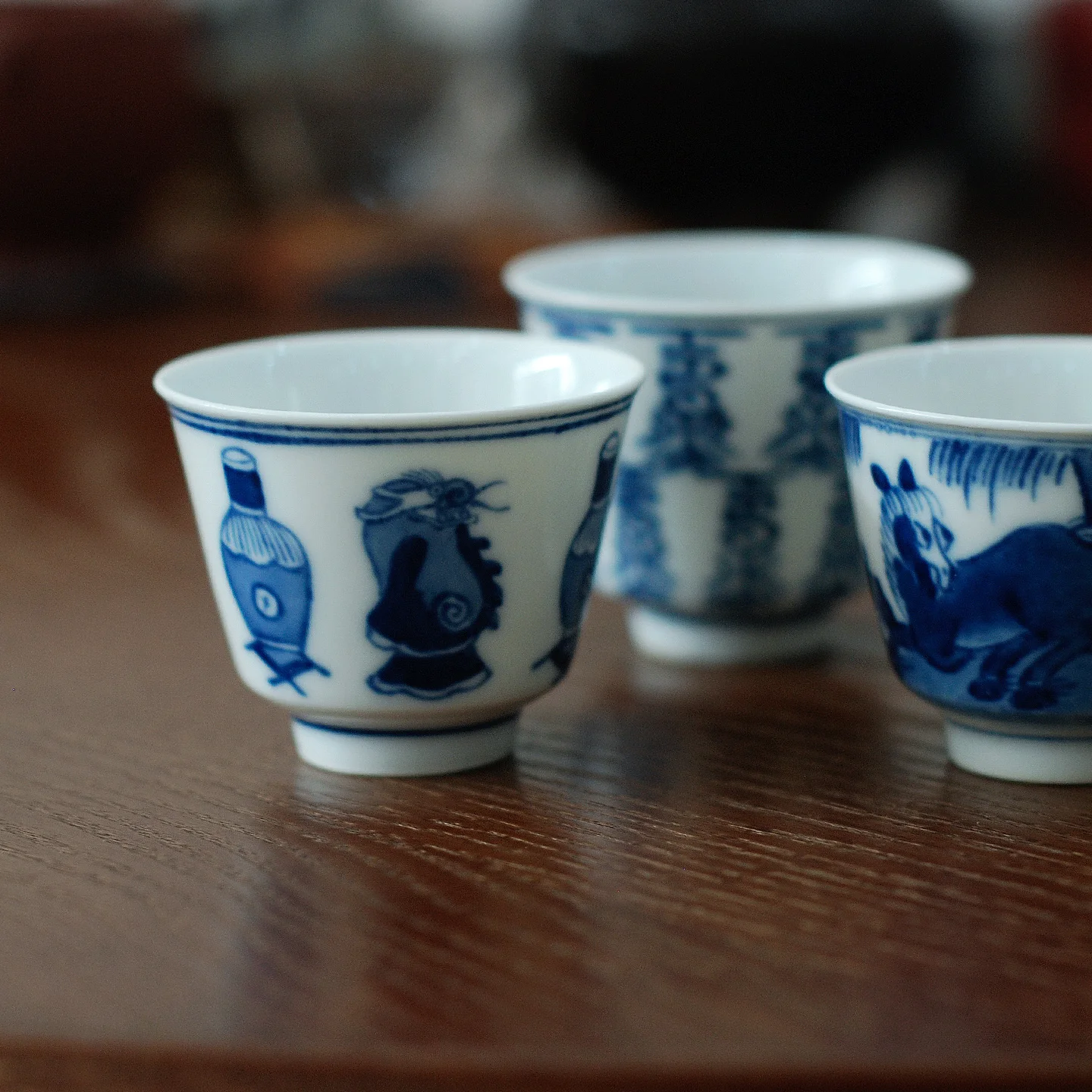 Цзиндэчжэнь, ручная роспись, сине-белая фарфоровая чайная чашка, китайская антикварная мастерская чашка, чайный сервиз Gongfu, чайная чашка
Цзиндэчжэнь, ручная роспись, сине-белая фарфоровая чайная чашка, китайская антикварная мастерская чашка, чайный сервиз Gongfu, чайная чашка