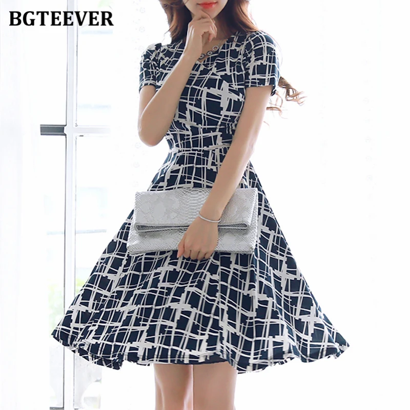 BGTEEVER Vintage Slim Waist Women Plaid Mid-Length Dress Spring Summer V-neck Short Sleeve Female A-line Dress Ladies Vestidos
BGTEEVER Vintage Slim Waist Women Plaid Mid-Length Dress Spring Summer V-neck Short Sleeve Female A-line Dress Ladies Vestidos