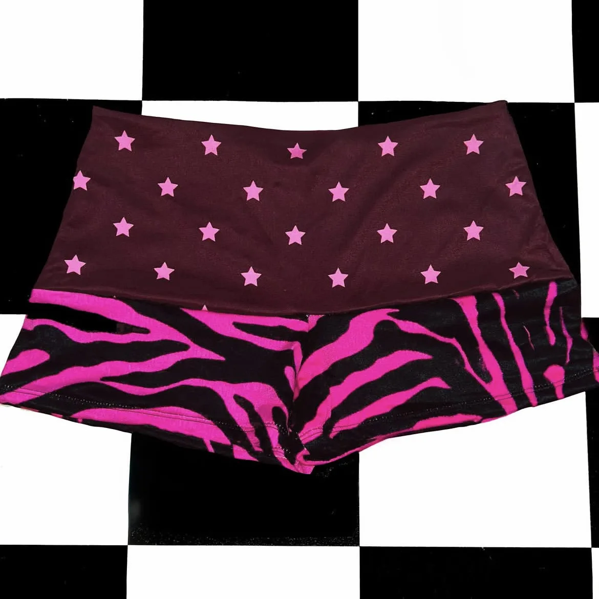 Y2K European American Yoga Flip Elastic Shorts Pentagram Zebra Print Mid Low Waist Hot Pants
Y2K European American Yoga Flip Elastic Shorts Pentagram Zebra Print Mid Low Waist Hot Pants