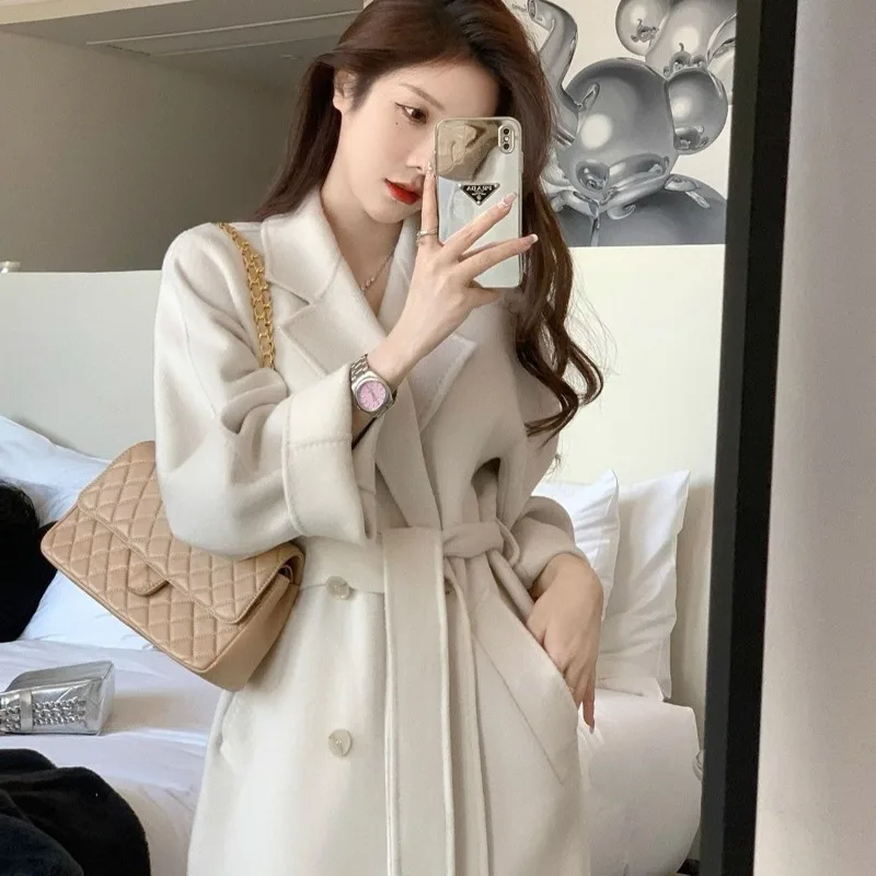 A New Best-selling Product Mid-length Double-sided Woolen Overcoat for Women New Autumn and Winter Double-sided Woolen Coat
A New Best-selling Product Mid-length Double-sided Woolen Overcoat for Women New Autumn and Winter Double-sided Woolen Coat