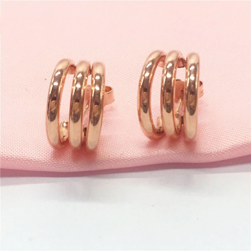 585 purple gold earrings for women plated 14K rose gold glossy three layers C-shaped fashion stud earings banquet Jewelry
585 purple gold earrings for women plated 14K rose gold glossy three layers C-shaped fashion stud earings banquet Jewelry