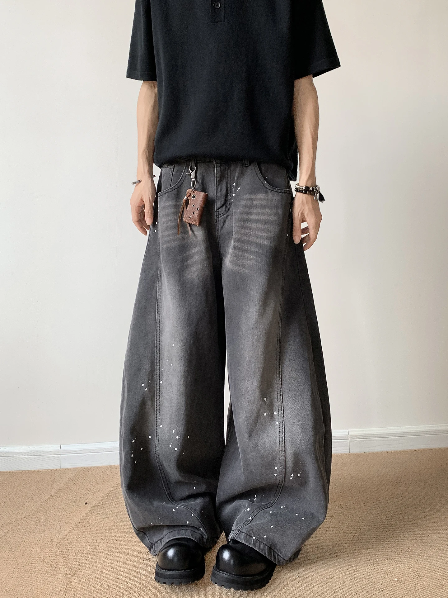 Ретро-джинсы в американском стиле с эффектом потертости для мужчин, летние, свободного кроя, повседневные, широкие брюки, прямые джинсы-трубы
Ретро-джинсы в американском стиле с эффектом потертости для мужчин, летние, свободного кроя, повседневные, широкие брюки, прямые джинсы-трубы