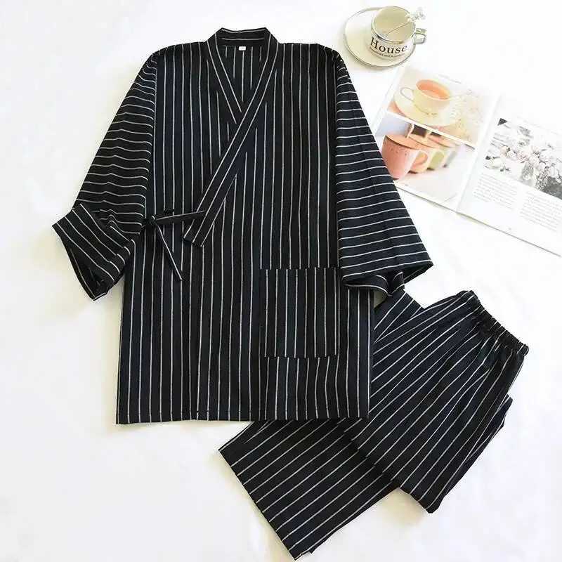 Весенне-осеннее мужское кимоно, пима, халаты с коротким рукавом, длинные брюки, полосатый свободный комплект из двух предметов, мужская домашняя одежда
Весенне-осеннее мужское кимоно, пима, халаты с коротким рукавом, длинные брюки, полосатый свободный комплект из двух предметов, мужская домашняя одежда