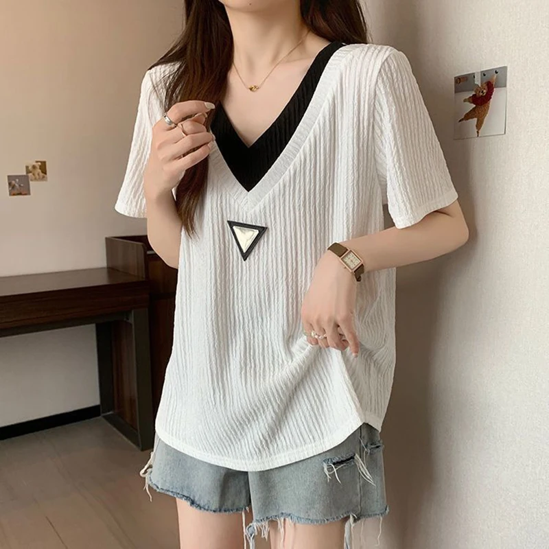 Summer Fake Two Piece Women V Neck Short Sleeve T Shirts Patchwork Fashion All-match Casual 2xl Oversized Clothing Black White
Summer Fake Two Piece Women V Neck Short Sleeve T Shirts Patchwork Fashion All-match Casual 2xl Oversized Clothing Black White